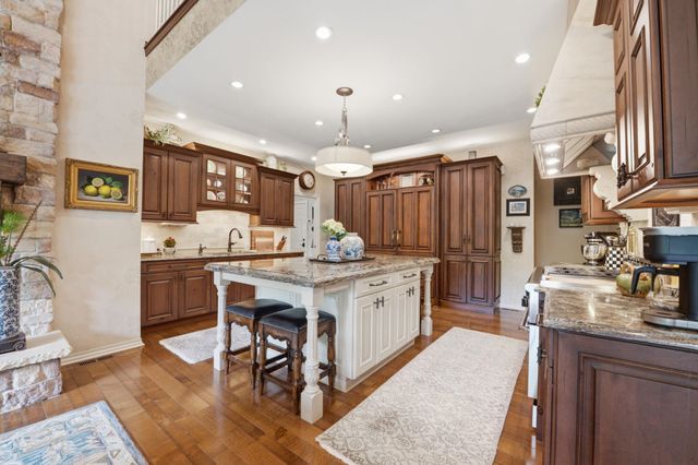 9423 E Cross Creek St, Wichita, KS 67206