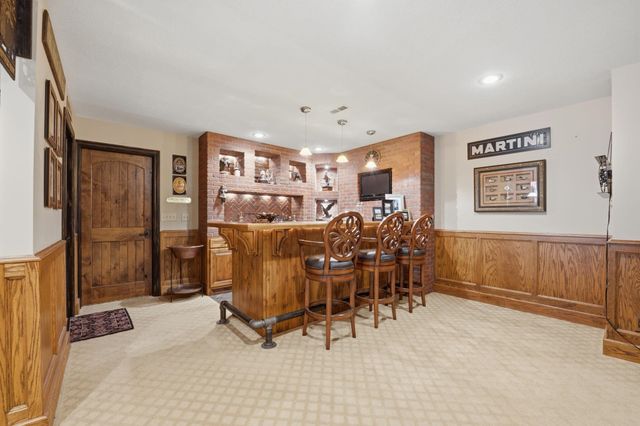 9423 E Cross Creek St, Wichita, KS 67206