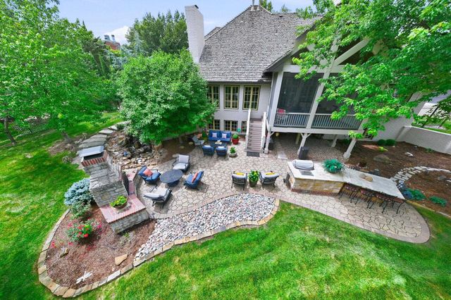 9423 E Cross Creek St, Wichita, KS 67206