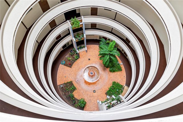 1139 9th Avenue 703, Honolulu, HI 96816