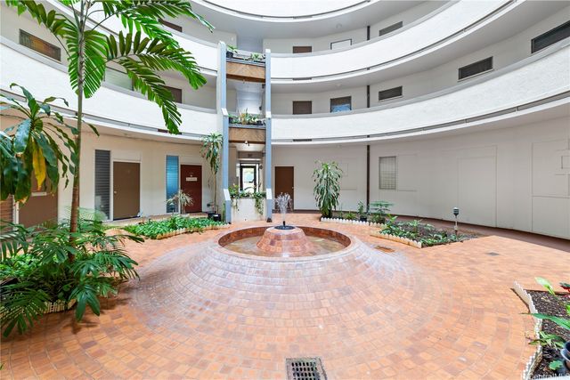 1139 9th Avenue 703, Honolulu, HI 96816