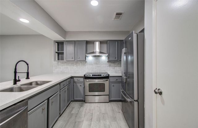 5714 Easthampton Drive C, Houston, TX 77039