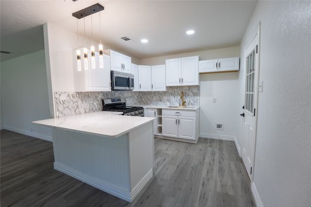 1620 E King Street, Sherman, TX 75090