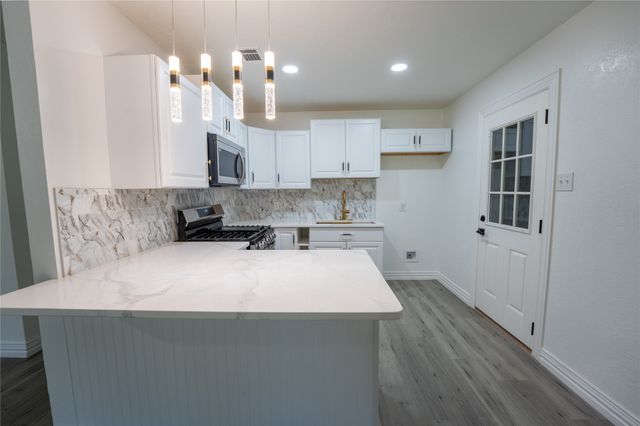 1620 E King Street, Sherman, TX 75090