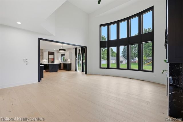 1283 Bloomingdale Drive, Troy, MI 48085
