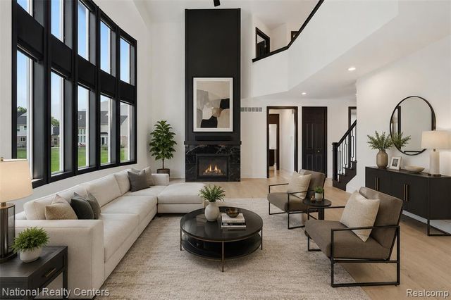 1283 Bloomingdale Drive, Troy, MI 48085