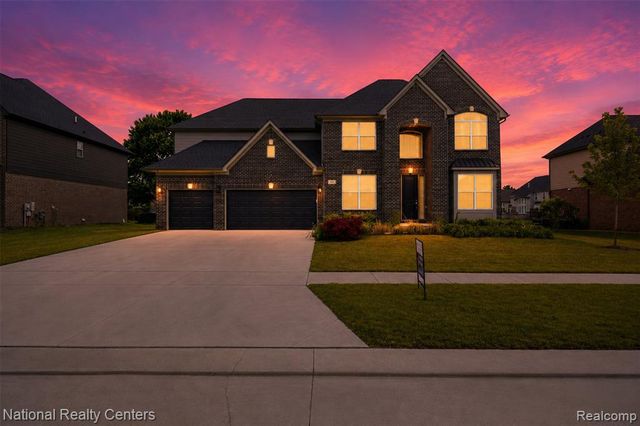 1283 Bloomingdale Drive, Troy, MI 48085