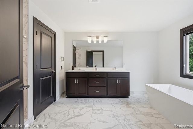 1283 Bloomingdale Drive, Troy, MI 48085