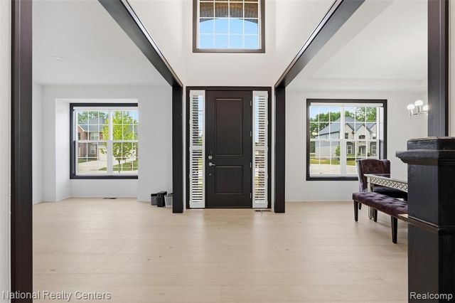 1283 Bloomingdale Drive, Troy, MI 48085