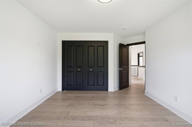 1283 Bloomingdale Drive, Troy, MI 48085