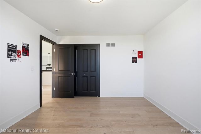1283 Bloomingdale Drive, Troy, MI 48085