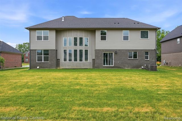 1283 Bloomingdale Drive, Troy, MI 48085