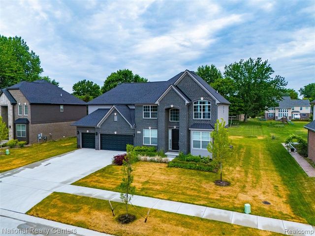 1283 Bloomingdale Drive, Troy, MI 48085