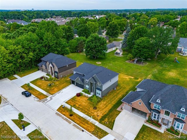 1283 Bloomingdale Drive, Troy, MI 48085