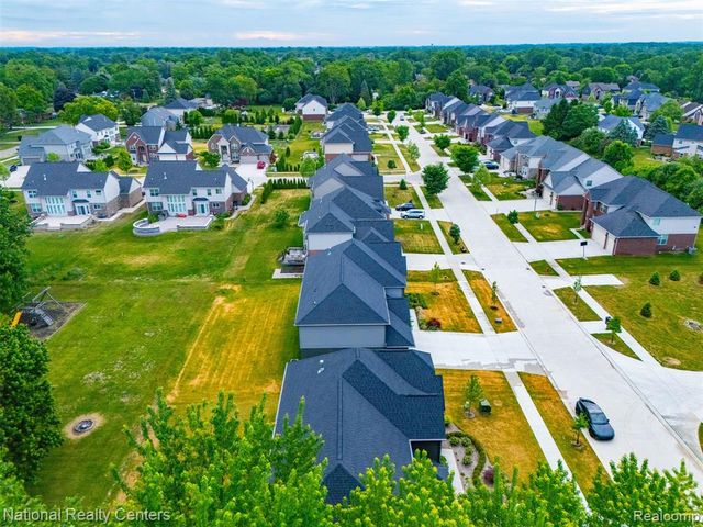 1283 Bloomingdale Drive, Troy, MI 48085