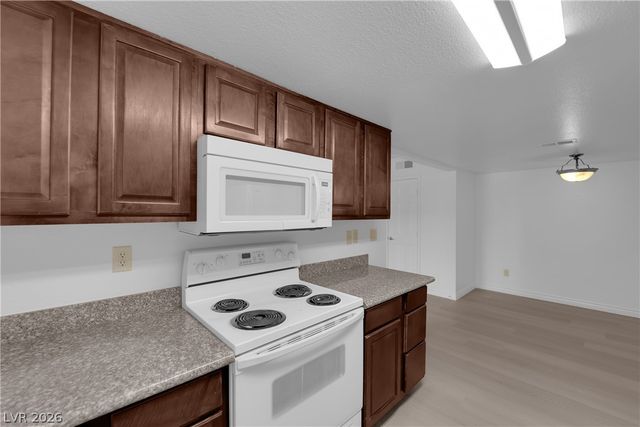 5295 INDIAN RIVER Drive 301, Las Vegas, NV 89103
