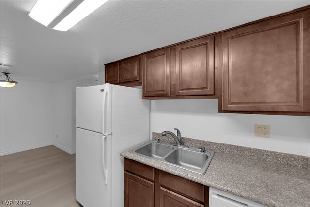 5295 INDIAN RIVER Drive 301, Las Vegas, NV 89103