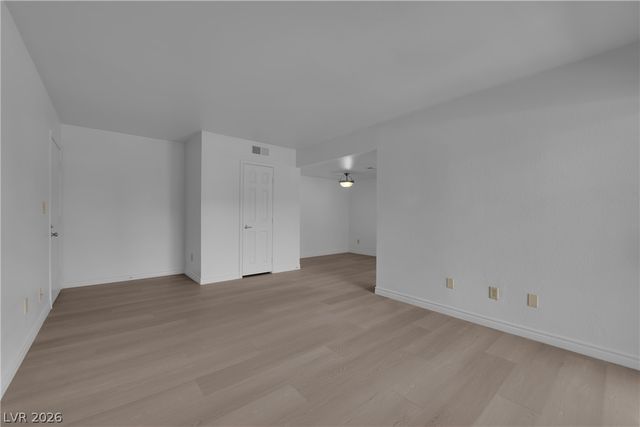5295 INDIAN RIVER Drive 301, Las Vegas, NV 89103