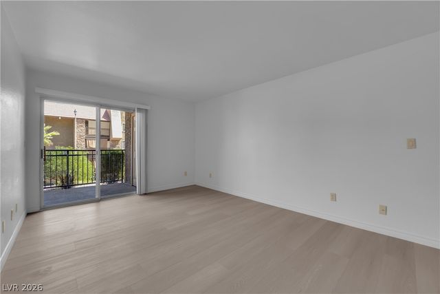 5295 INDIAN RIVER Drive 301, Las Vegas, NV 89103