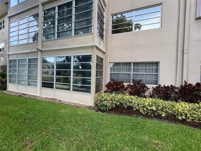 3430 NW 52nd Avenue 206, Lauderdale Lakes, FL 33319
