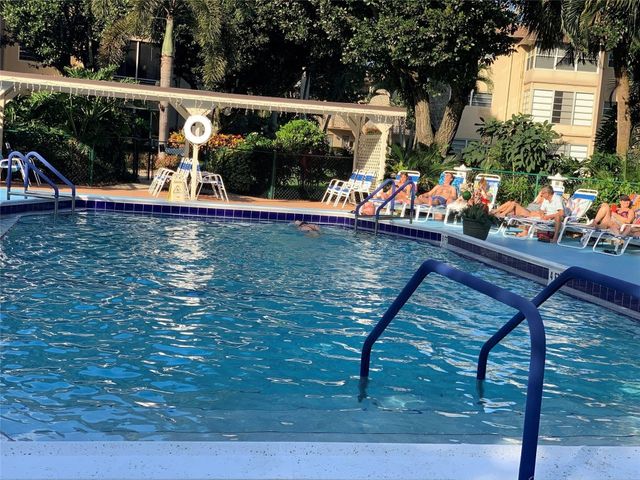 3430 NW 52nd Avenue 206, Lauderdale Lakes, FL 33319