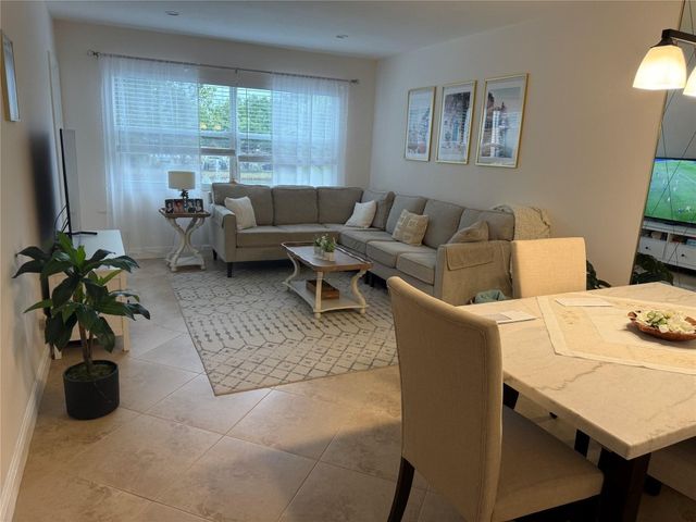 3430 NW 52nd Avenue 206, Lauderdale Lakes, FL 33319