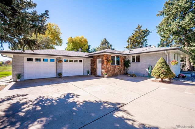 8690 W Jefferson Avenue, Lakewood, CO 80235