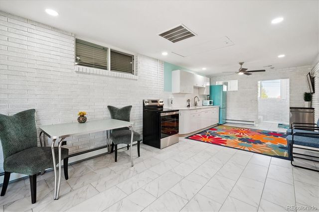 8690 W Jefferson Avenue, Lakewood, CO 80235