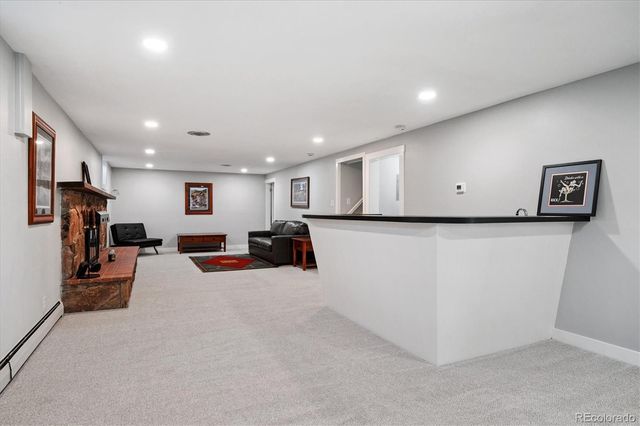 8690 W Jefferson Avenue, Lakewood, CO 80235