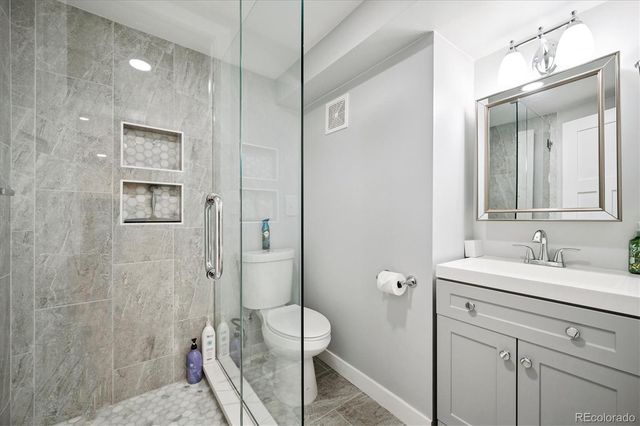 8690 W Jefferson Avenue, Lakewood, CO 80235