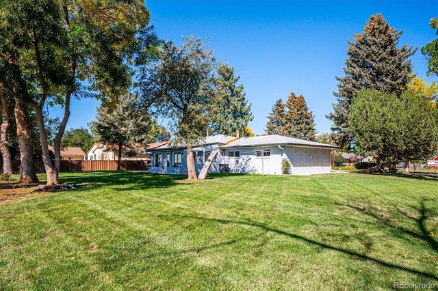 8690 W Jefferson Avenue, Lakewood, CO 80235