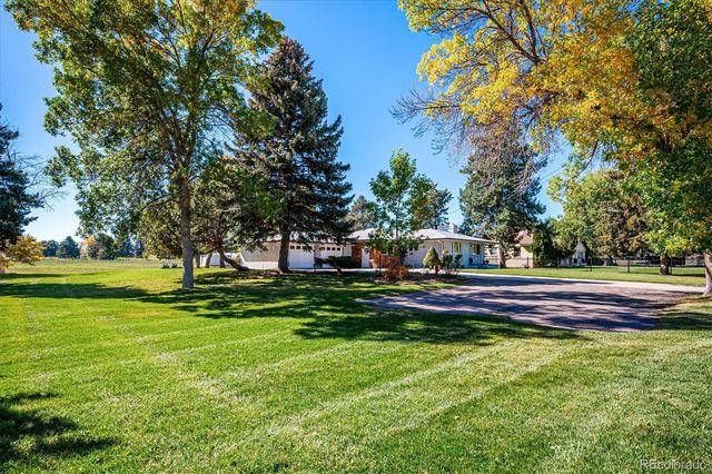 8690 W Jefferson Avenue, Lakewood, CO 80235