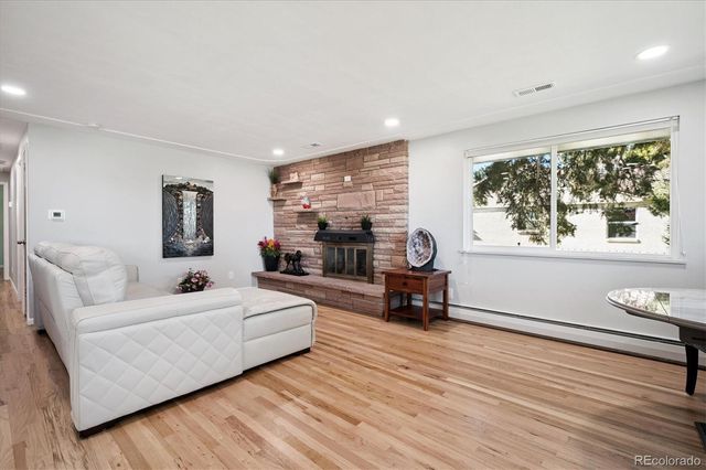 8690 W Jefferson Avenue, Lakewood, CO 80235