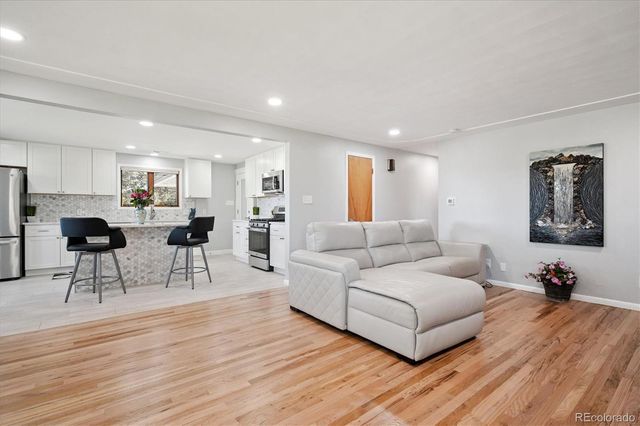 8690 W Jefferson Avenue, Lakewood, CO 80235