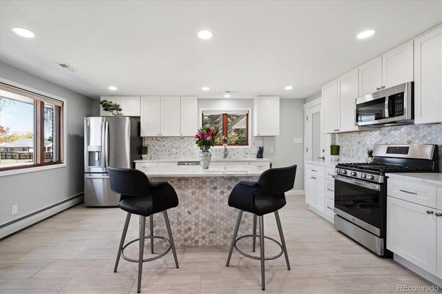 8690 W Jefferson Avenue, Lakewood, CO 80235