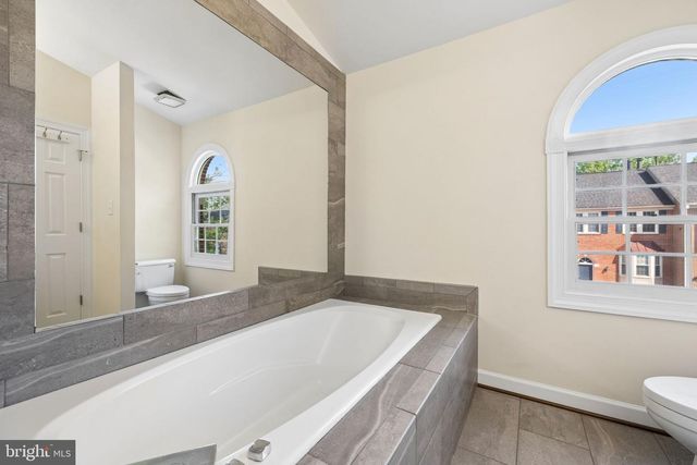 5724 WOOD CREEK LN, Centreville, VA 20120