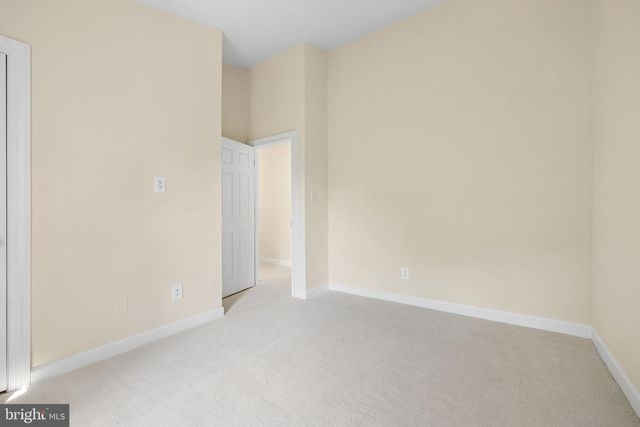 5724 WOOD CREEK LN, Centreville, VA 20120