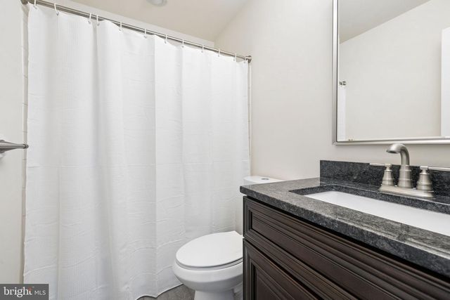5724 WOOD CREEK LN, Centreville, VA 20120