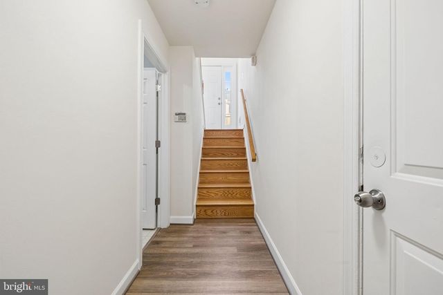 5724 WOOD CREEK LN, Centreville, VA 20120