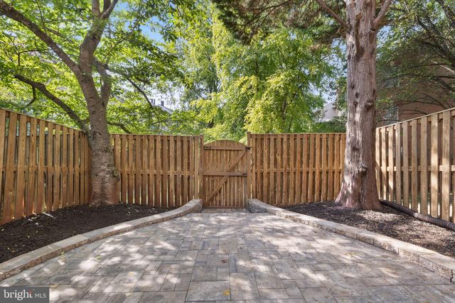 5724 WOOD CREEK LN, Centreville, VA 20120
