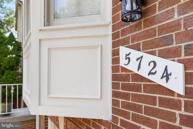 5724 WOOD CREEK LN, Centreville, VA 20120