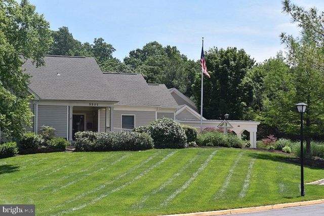5724 WOOD CREEK LN, Centreville, VA 20120