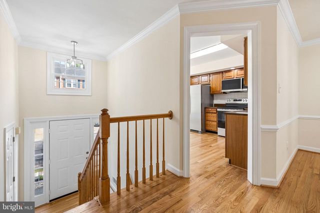 5724 WOOD CREEK LN, Centreville, VA 20120