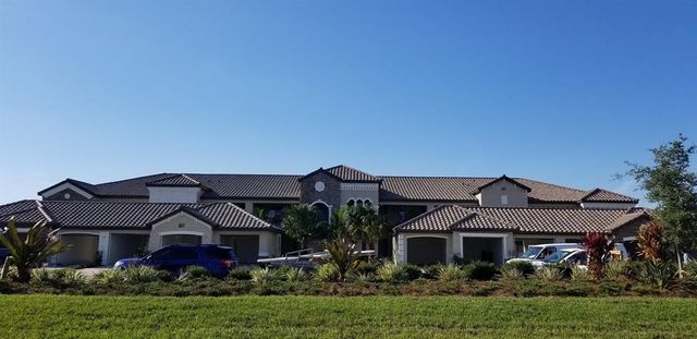 5577 PALMER CIRCLE 202, Bradenton, FL 34211