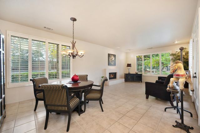 11267 Crocker Grove Ln, Gold River, CA 95670