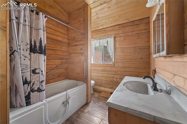 927 Stonehenge Drive, Florissant, CO 80816