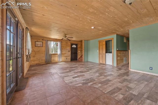 927 Stonehenge Drive, Florissant, CO 80816