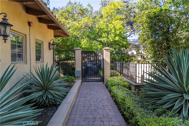 2454 Oswego 301, Pasadena, CA 91107