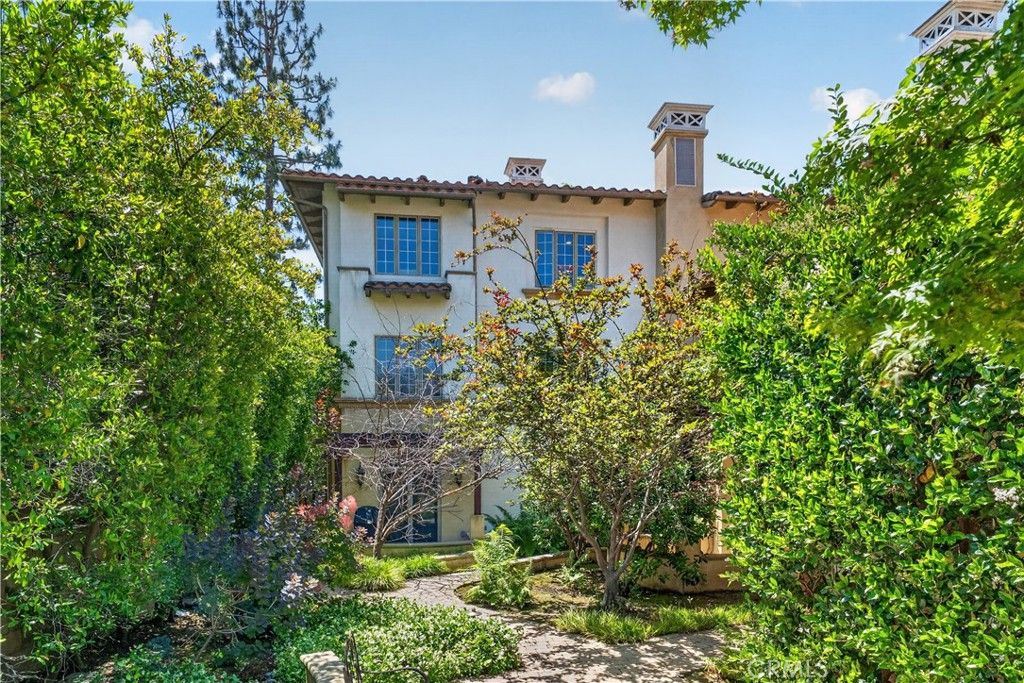 2454 Oswego 301, Pasadena, CA 91107