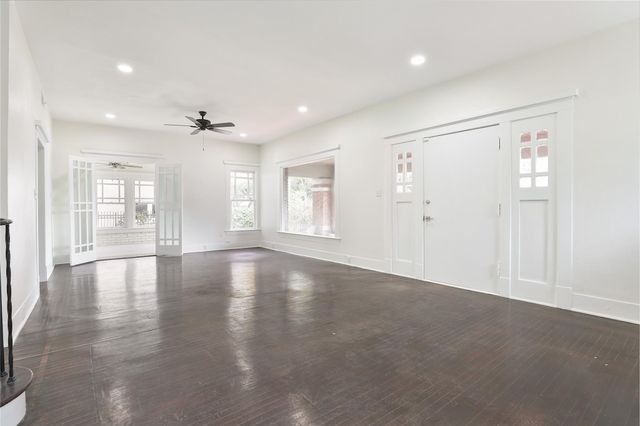 816 Hawthorne Street, Houston, TX 77006